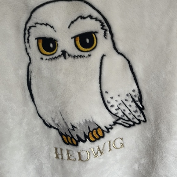 H&M X Harry Potter plush sweater - size 12-14 - Picture 3 of 4